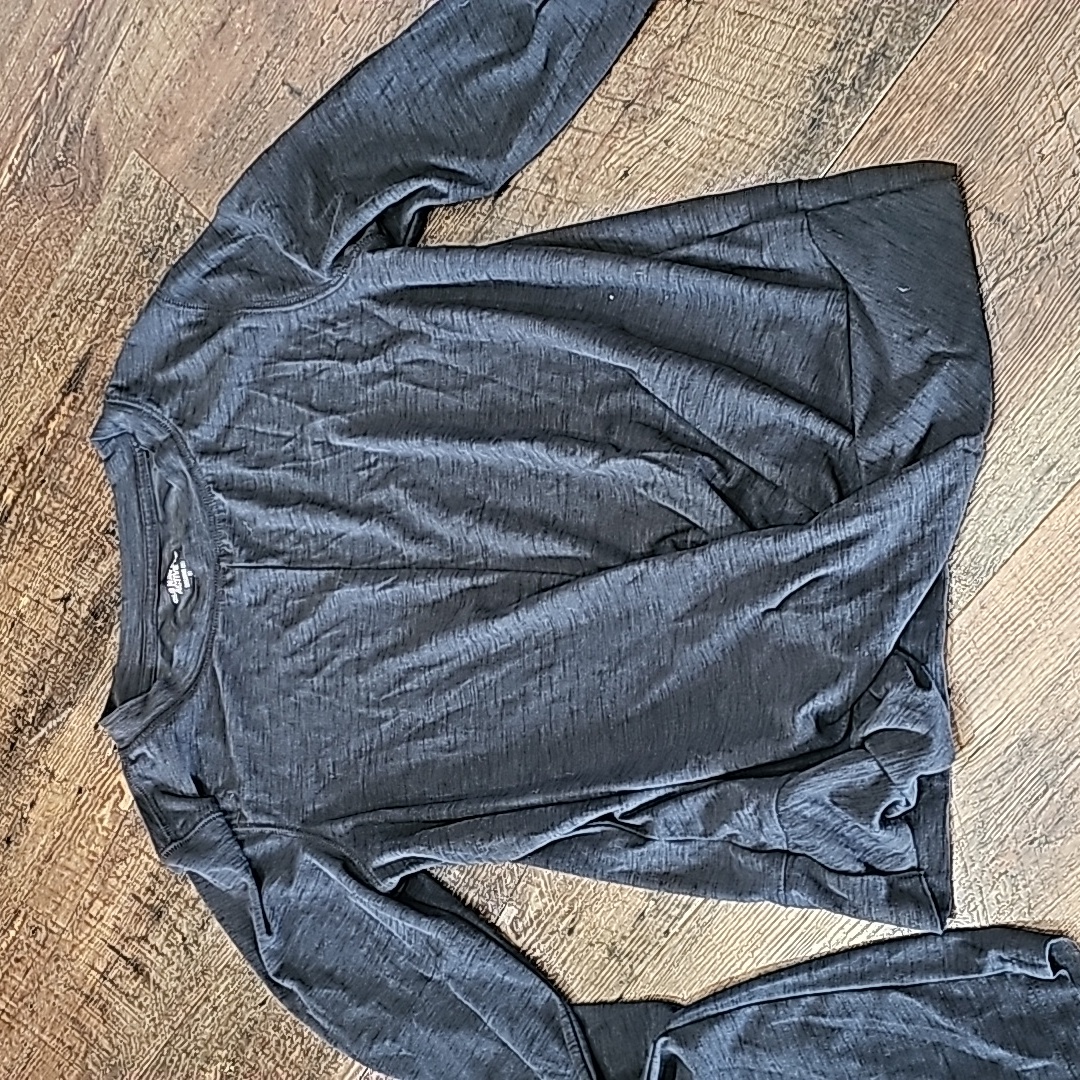 Old Navy Actives Women's M Long Sleeved Activewear Shirt